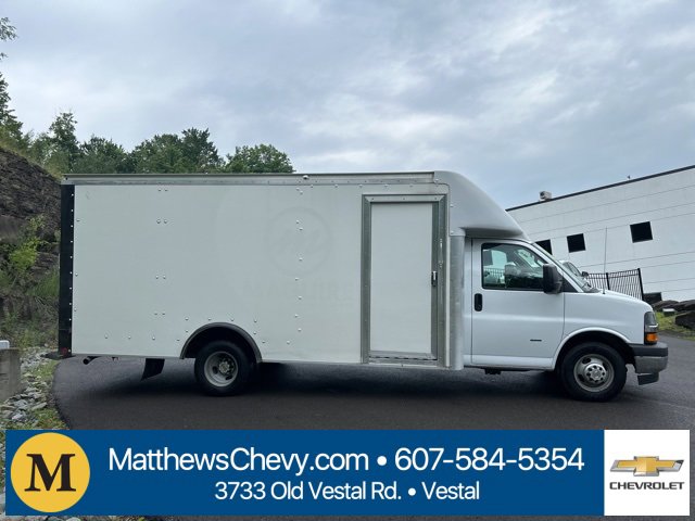 Used 2022 Chevrolet Express 3500 Work Van w/ Power Convenience Package image 5