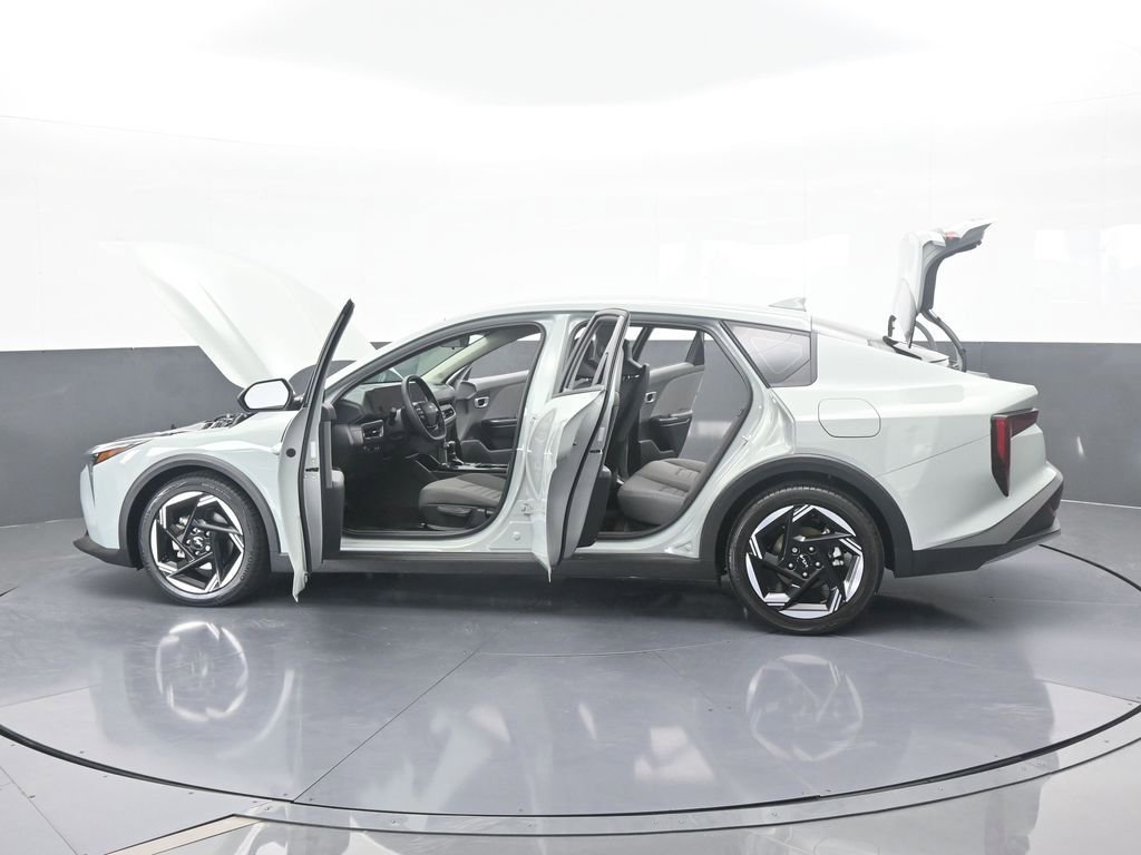 Used 2025 Kia K4 EX image 73