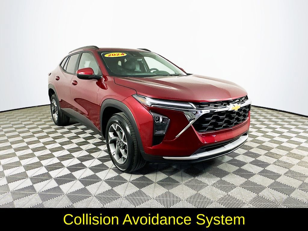 Used 2024 Chevrolet Trax LT w/ Driver Confidence Package image 3