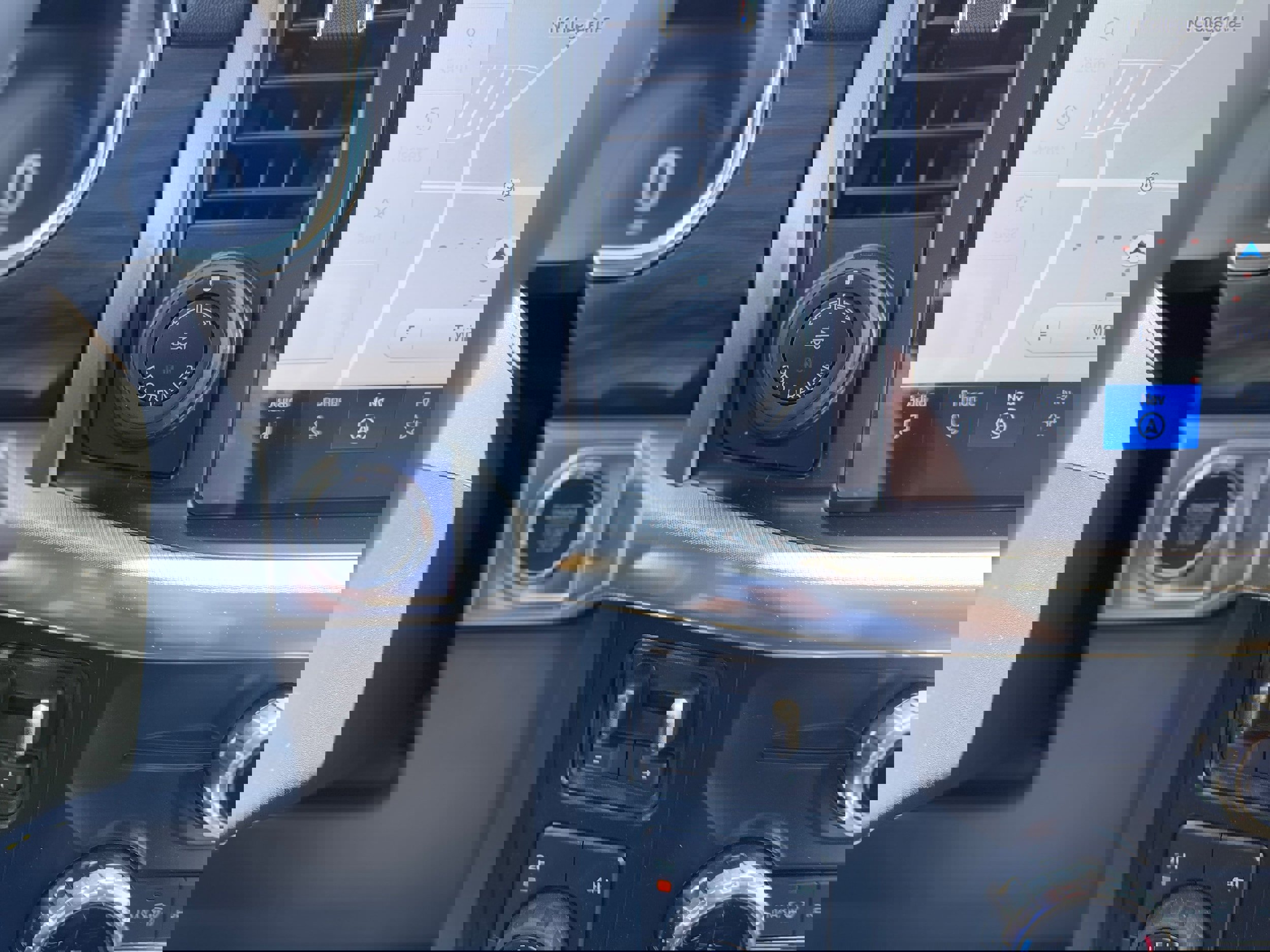 New 2025 Ford F150 Lariat w/ Equipment Group 501A Mid image 22