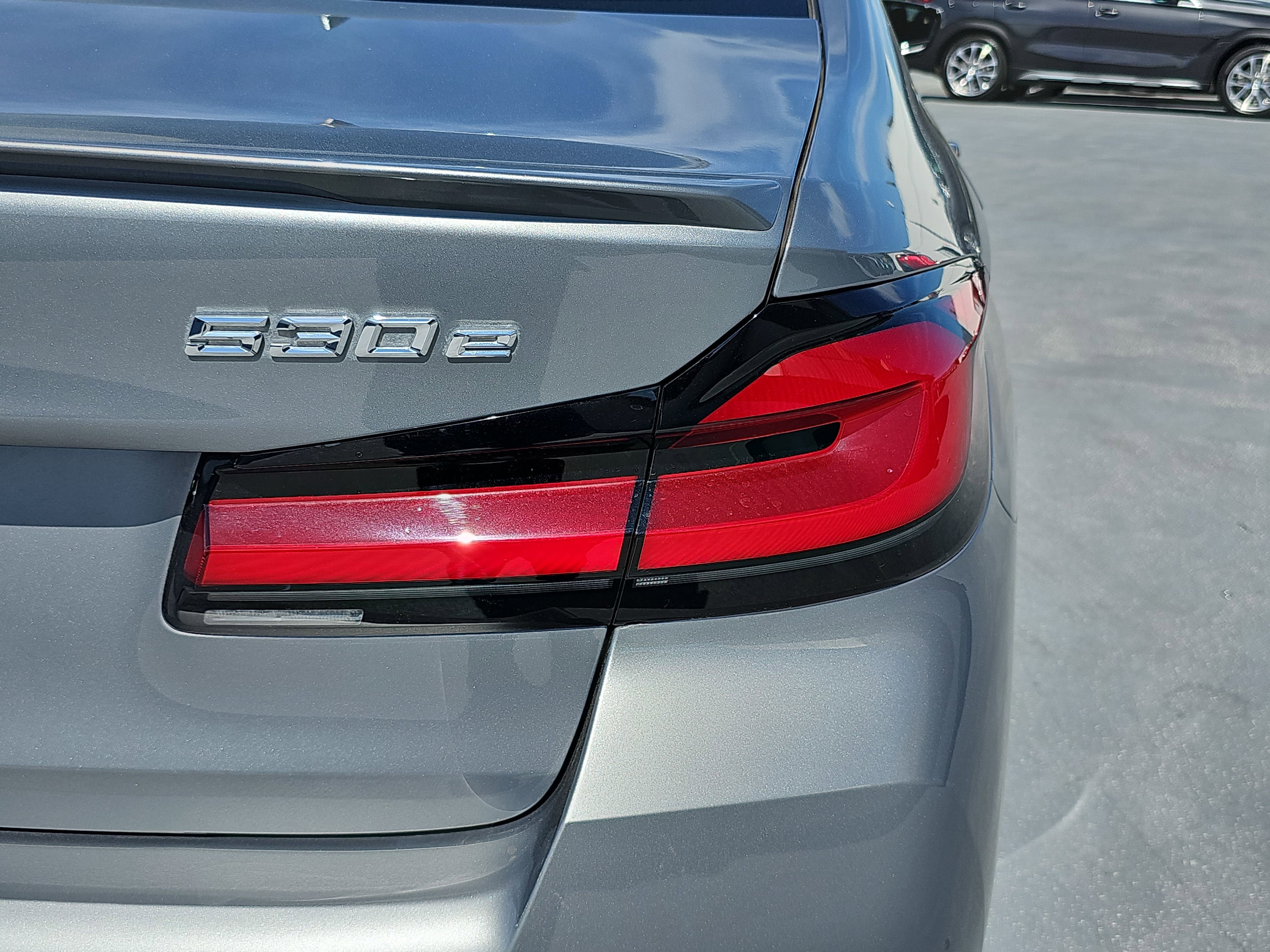 Used 2023 BMW 530e w/ M Sport Package image 35