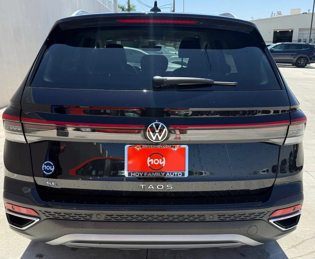 Certified 2025 Volkswagen Taos SE FWD image 6
