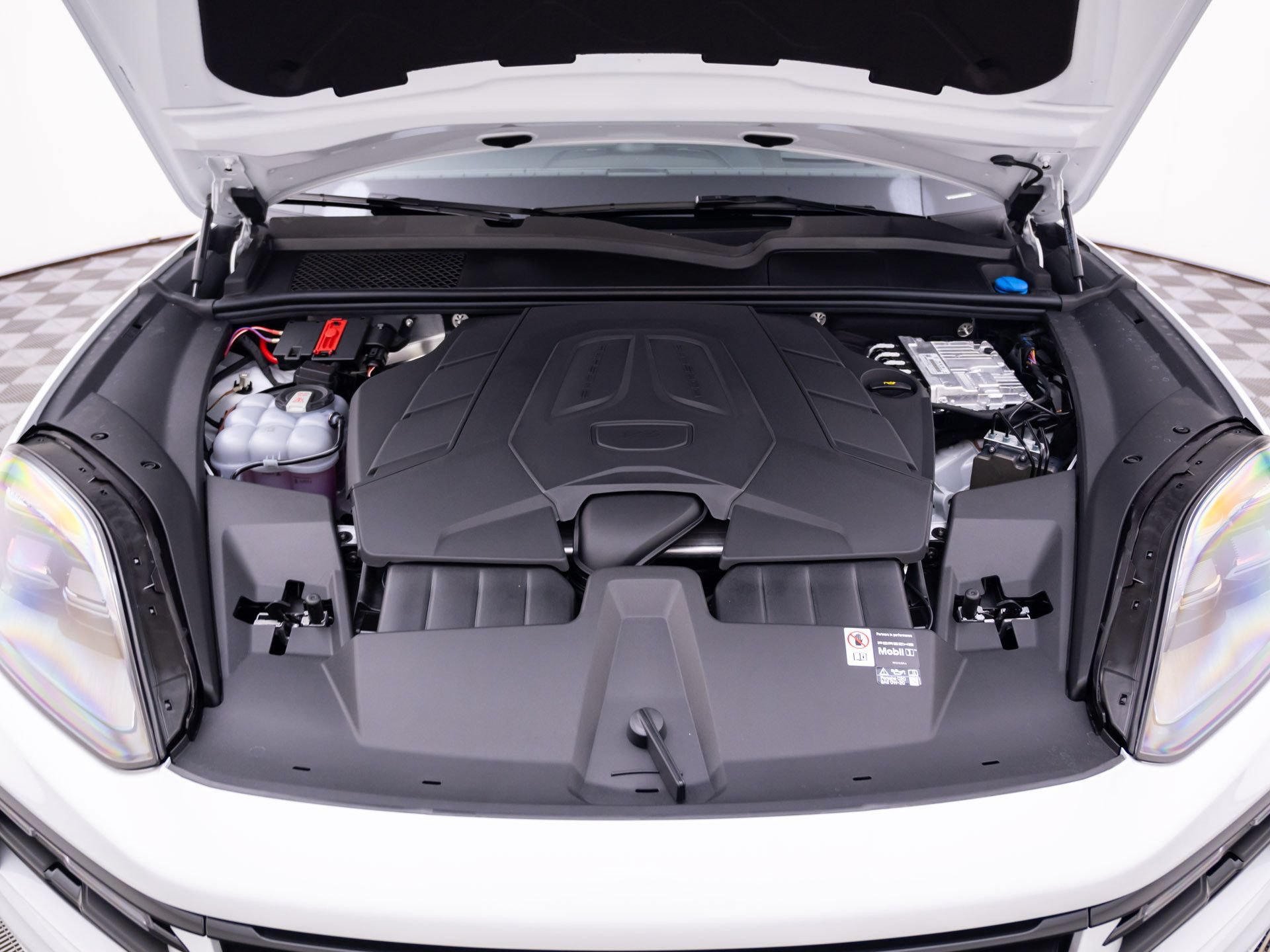 New 2026 Porsche Cayenne Coupe AWD/4WD image 29