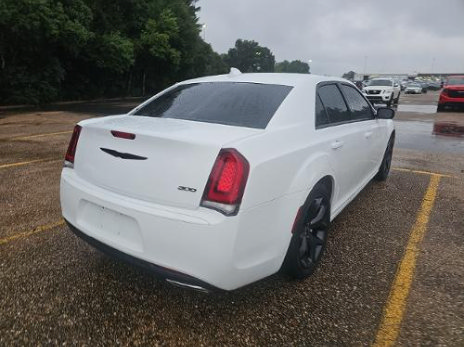 Used 2020 Chrysler 300 Touring w/ Sport Appearance Package RWD image 3