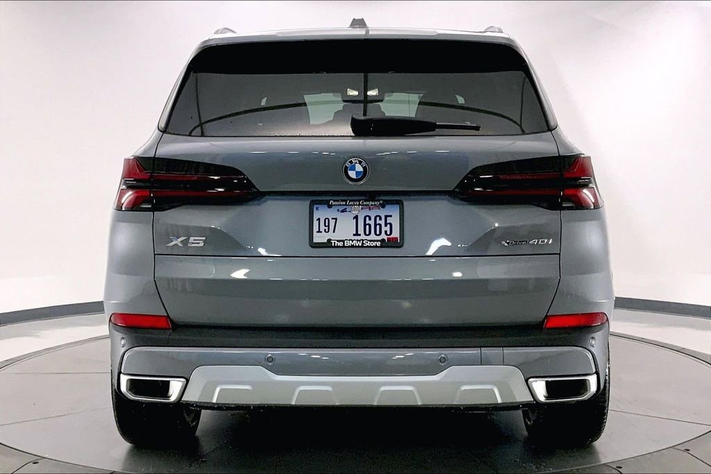 New 2026 BMW X5 xDrive40i w/ Premium Package image 3