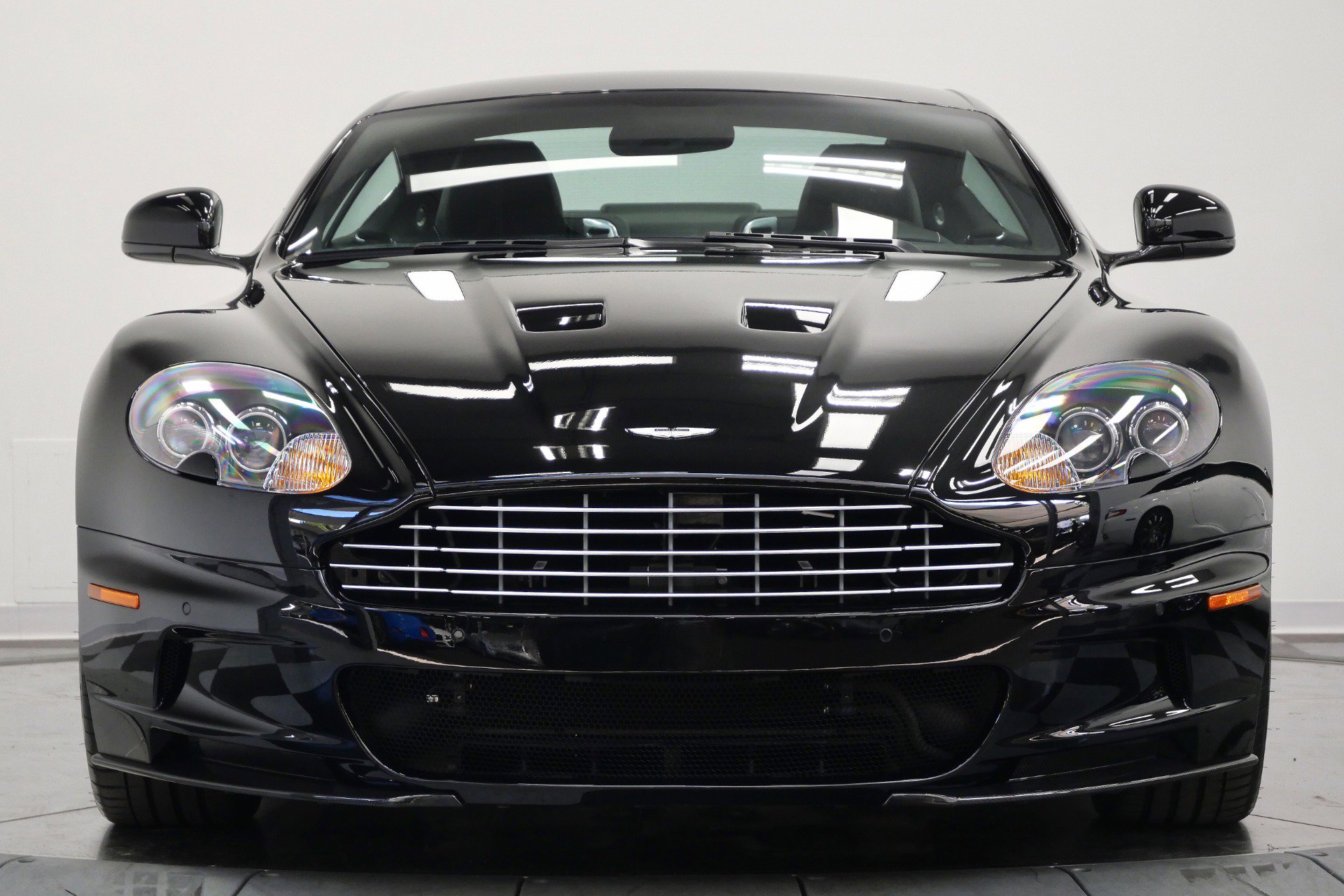 Used 2012 Aston Martin DBS Carbon Black RWD image 4
