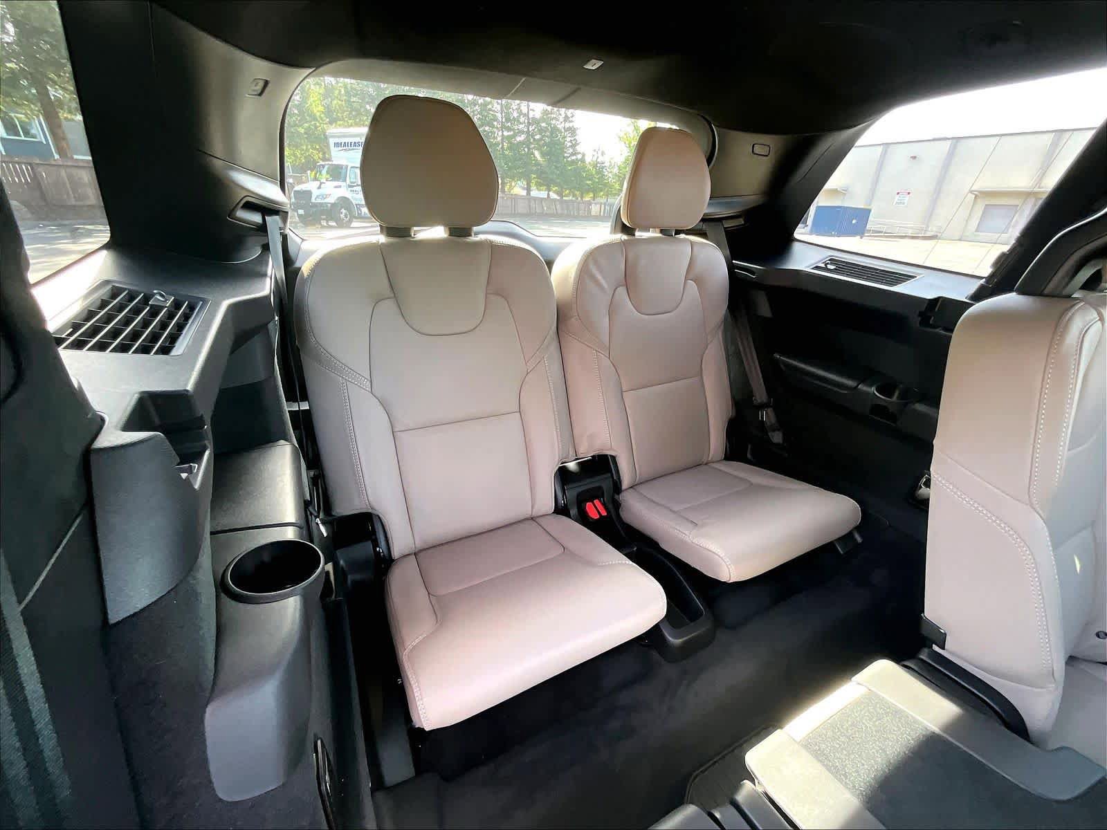Used 2026 Volvo XC90 T8 Ultra w/ Lounge Package AWD/4WD image 31