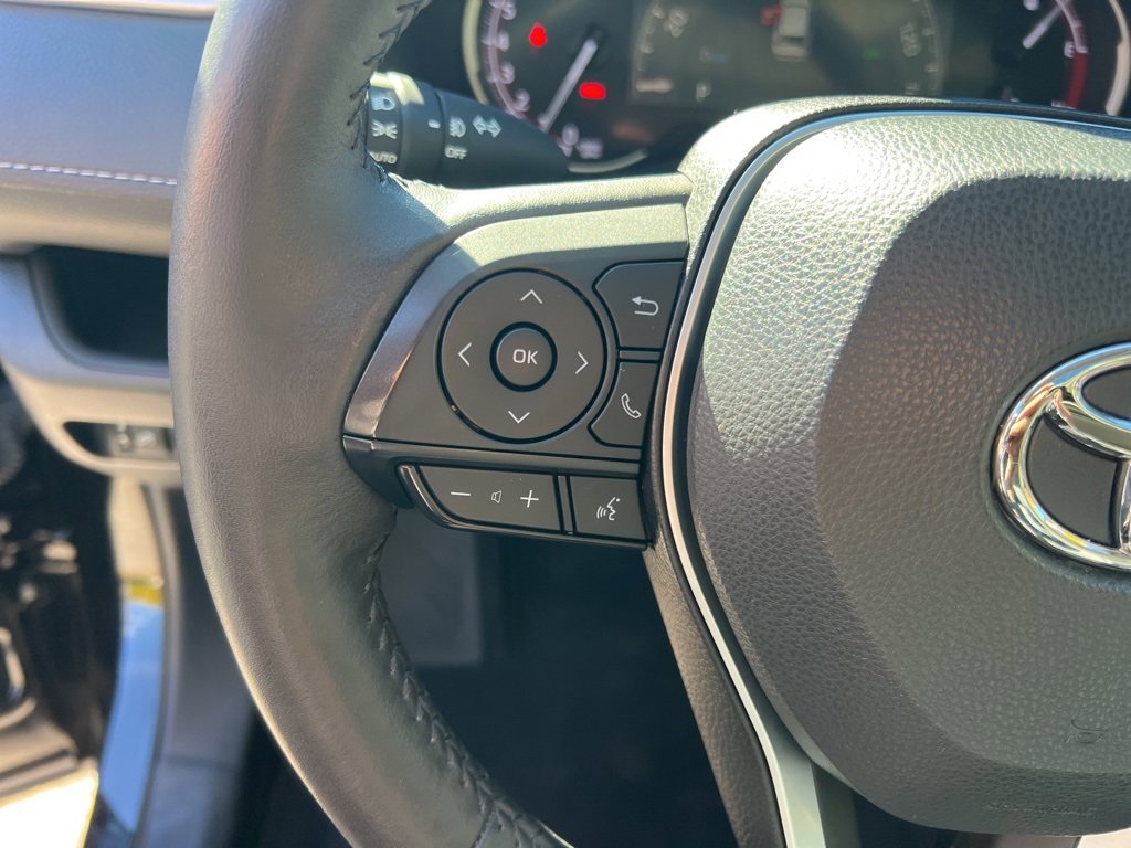 Used 2023 Toyota RAV4 XLE Premium image 15