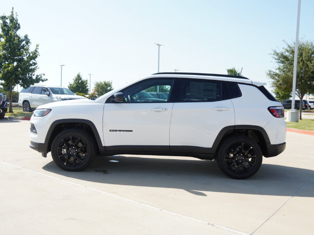 New 2026 Jeep Compass Latitude AWD/4WD image 3