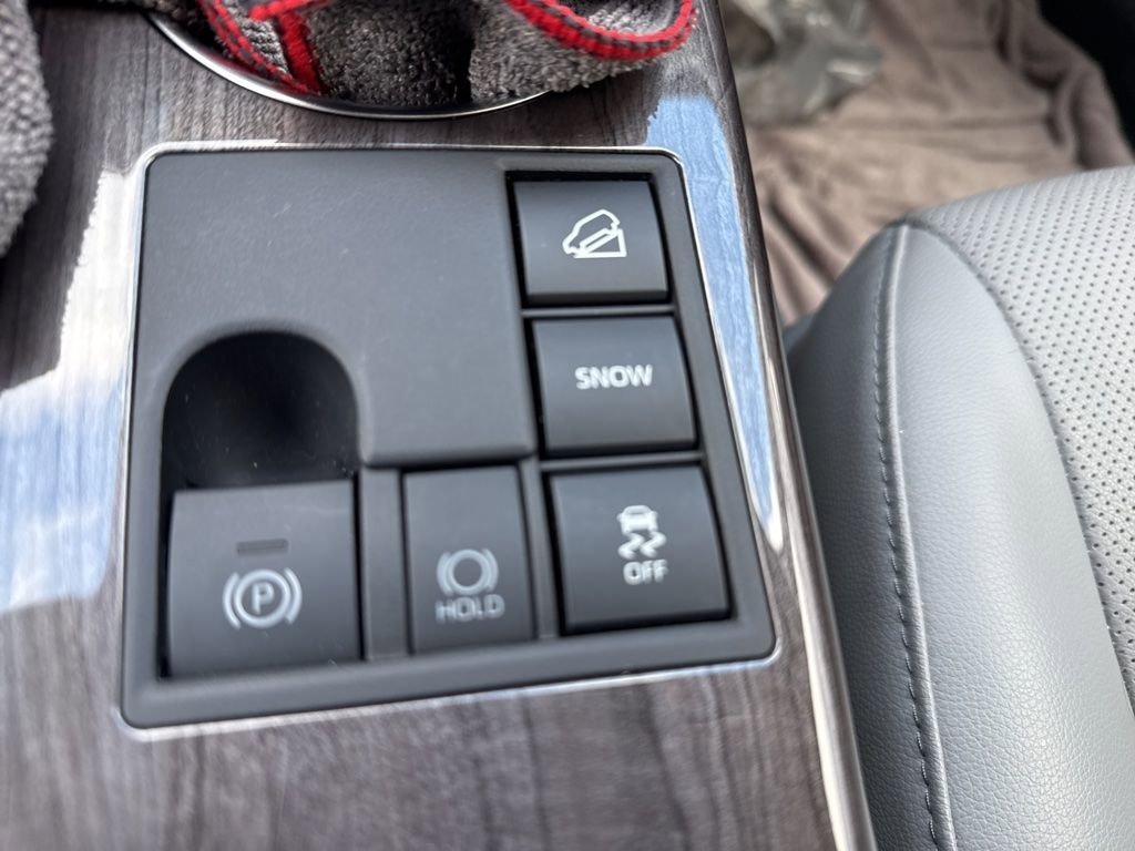 Used 2024 Toyota Highlander Platinum AWD/4WD image 28