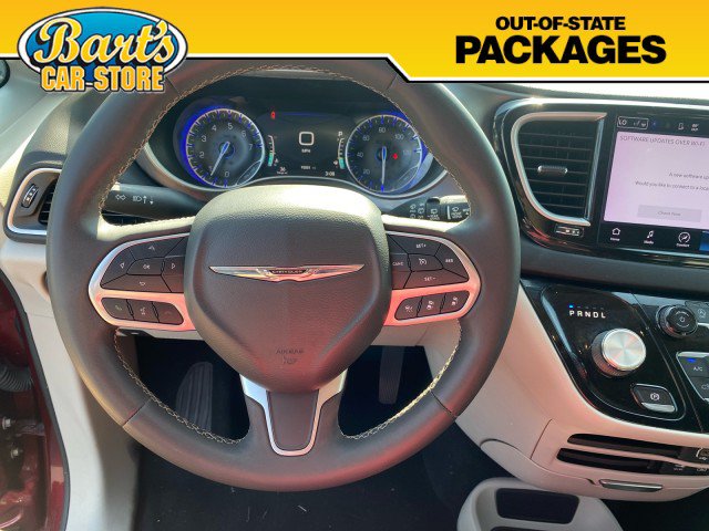 Used 2022 Chrysler Pacifica Touring-L FWD image 26