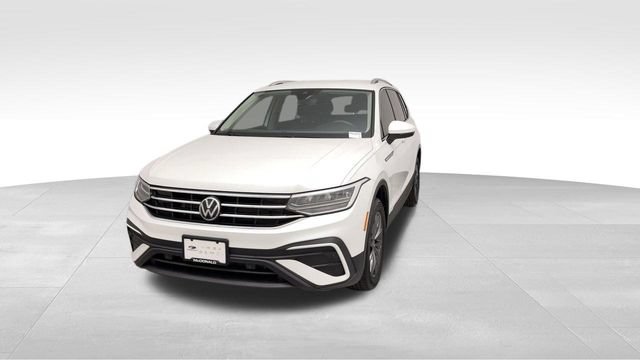 Used 2023 Volkswagen Tiguan SE AWD/4WD image 7