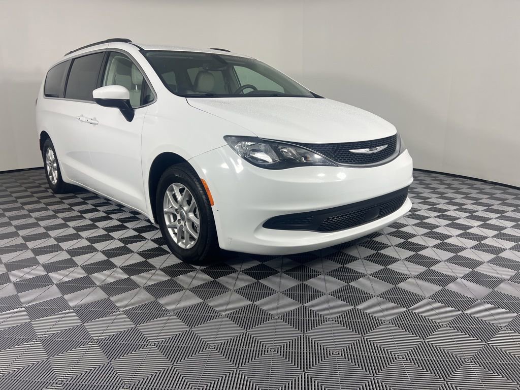 Used 2021 Chrysler Voyager Lxi image 2