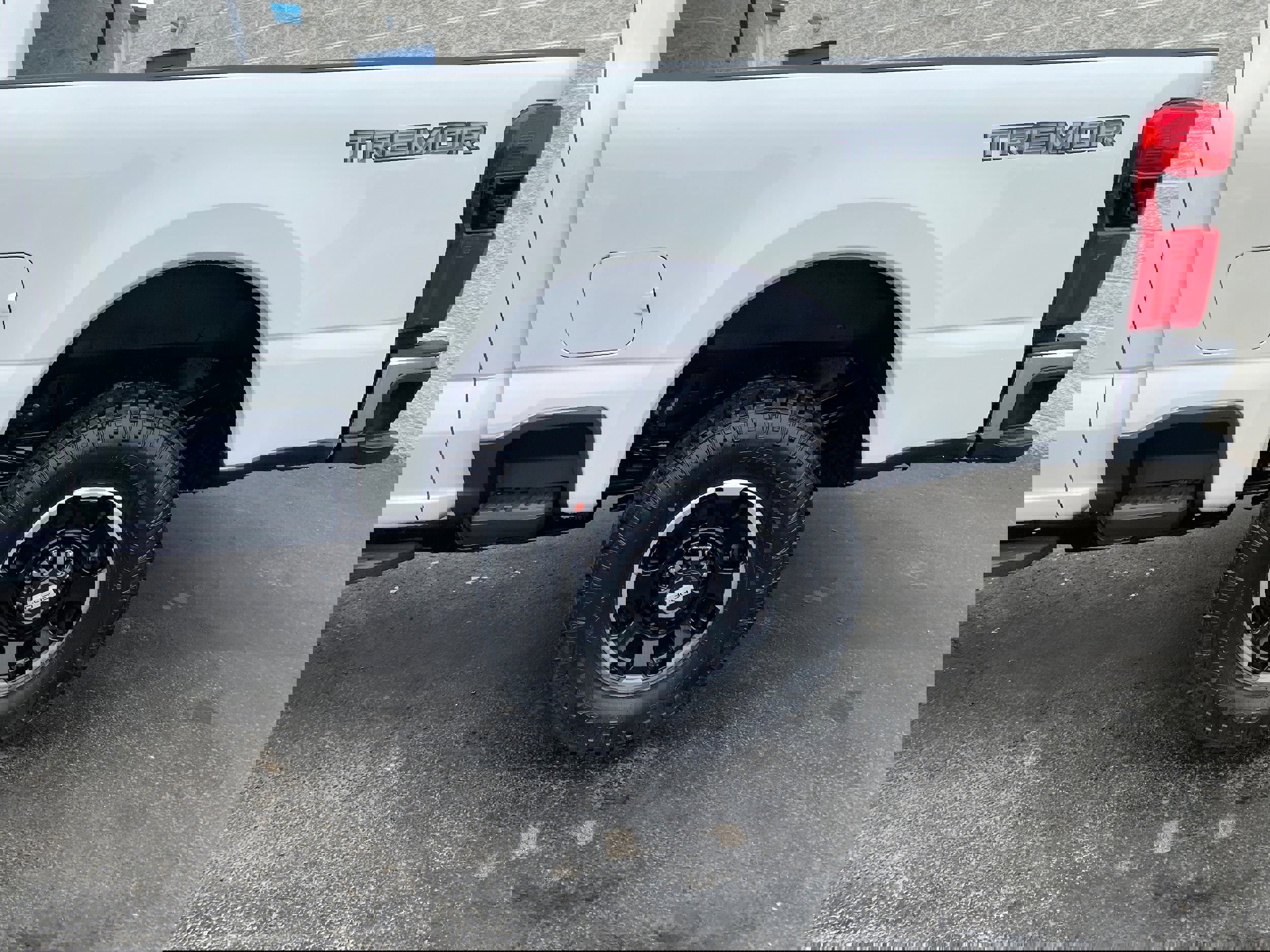 New 2025 Ford F250 King Ranch w/ Tremor Off-Road Package image 28