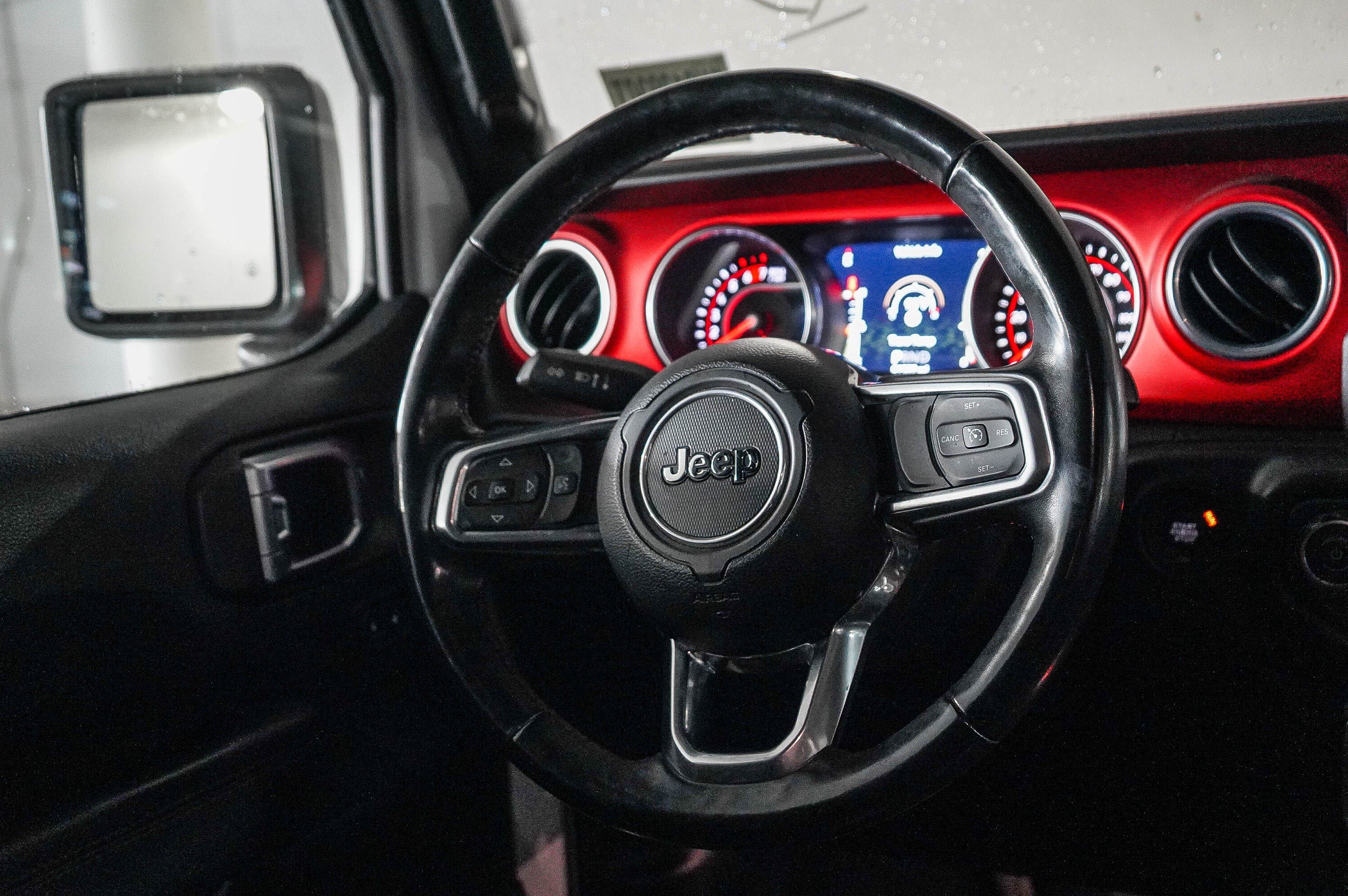 Used 2018 Jeep Wrangler Unlimited Rubicon AWD/4WD image 16