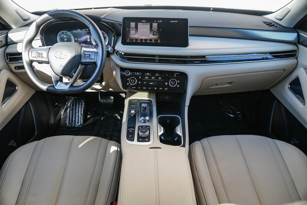 Certified 2025 INFINITI QX60 Luxe w/ Vision Package image 11