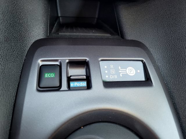 Certified 2025 Nissan Leaf S FWD image 22