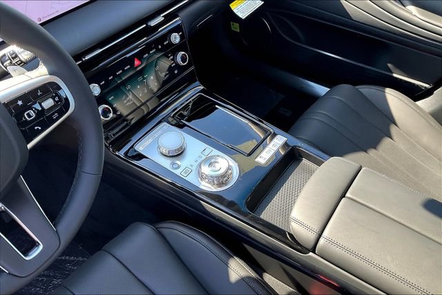 Used 2025 Genesis G80 2.5T image 8