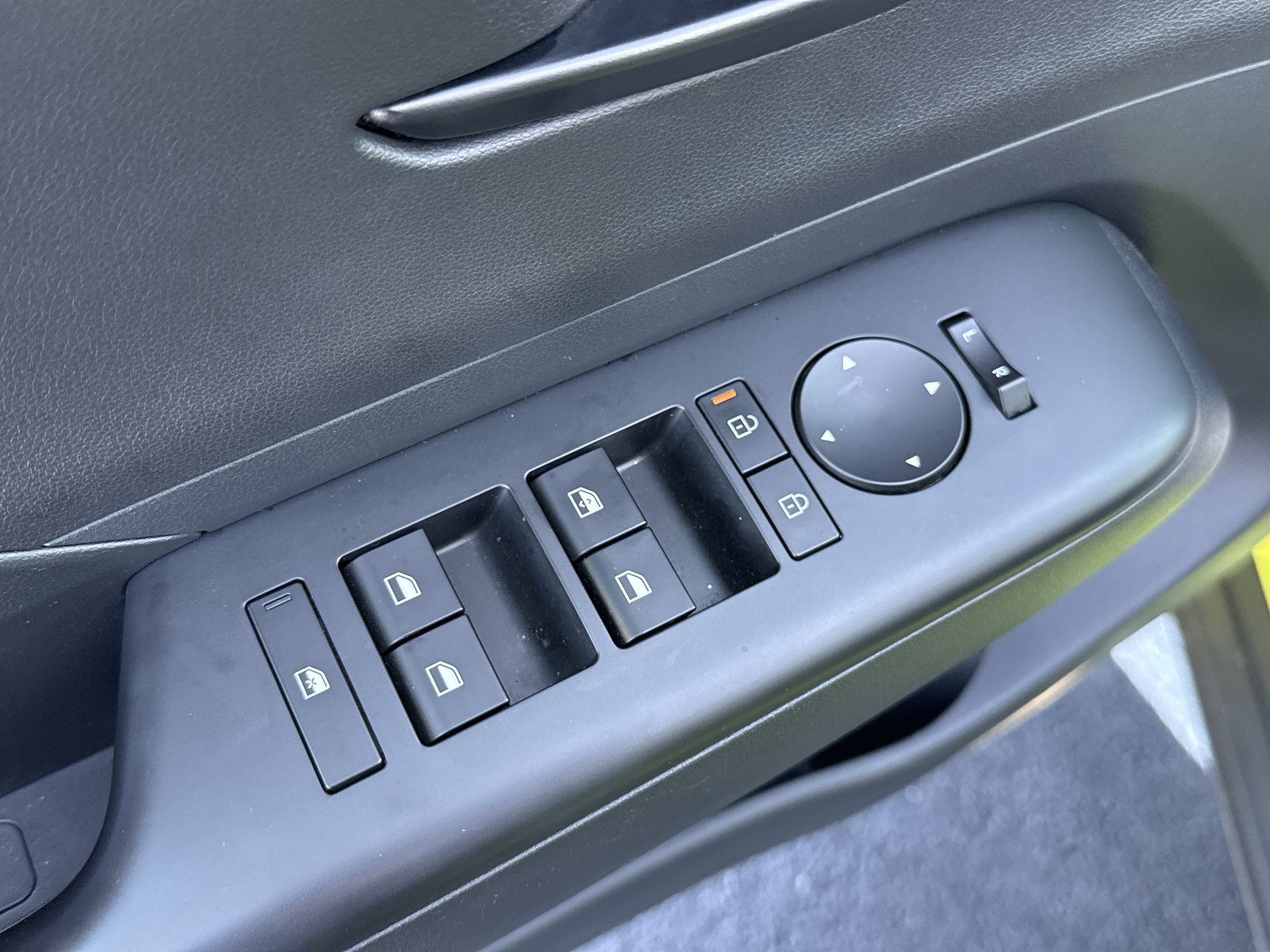 Used 2024 Hyundai Kona SEL FWD image 15