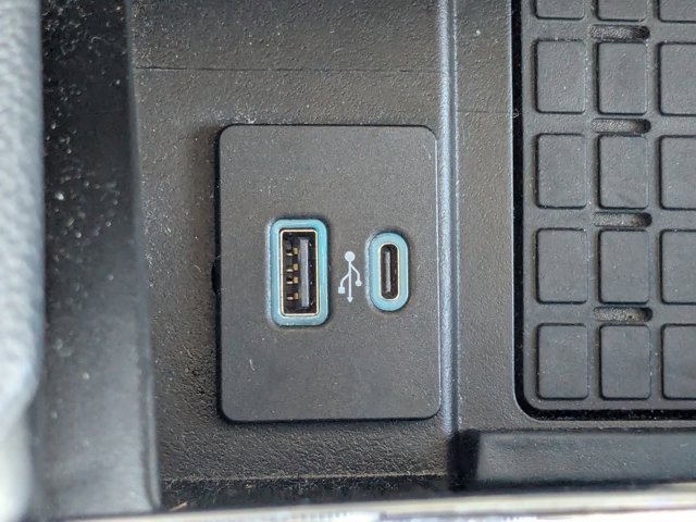 Used 2024 Ford Expedition XLT image 23