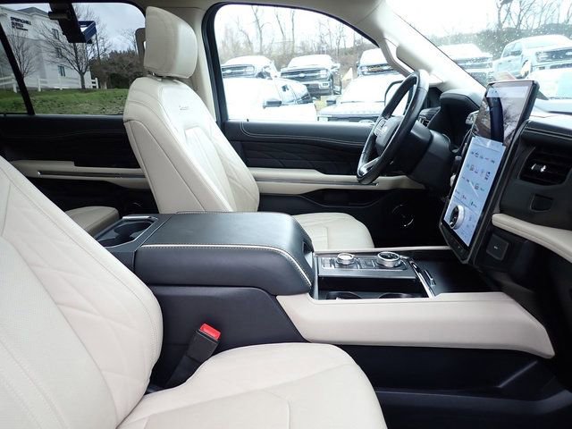 Used 2023 Ford Expedition Max Platinum image 10