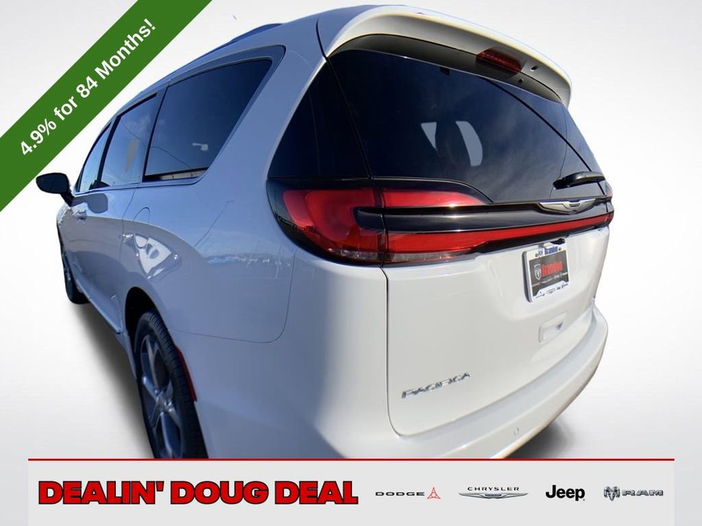 New 2026 Chrysler Pacifica Pinnacle image 3