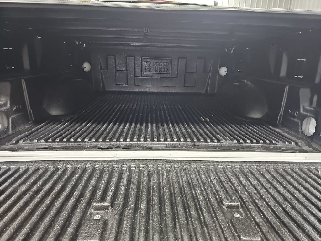 Used 2016 Ford F150 XLT AWD/4WD image 12