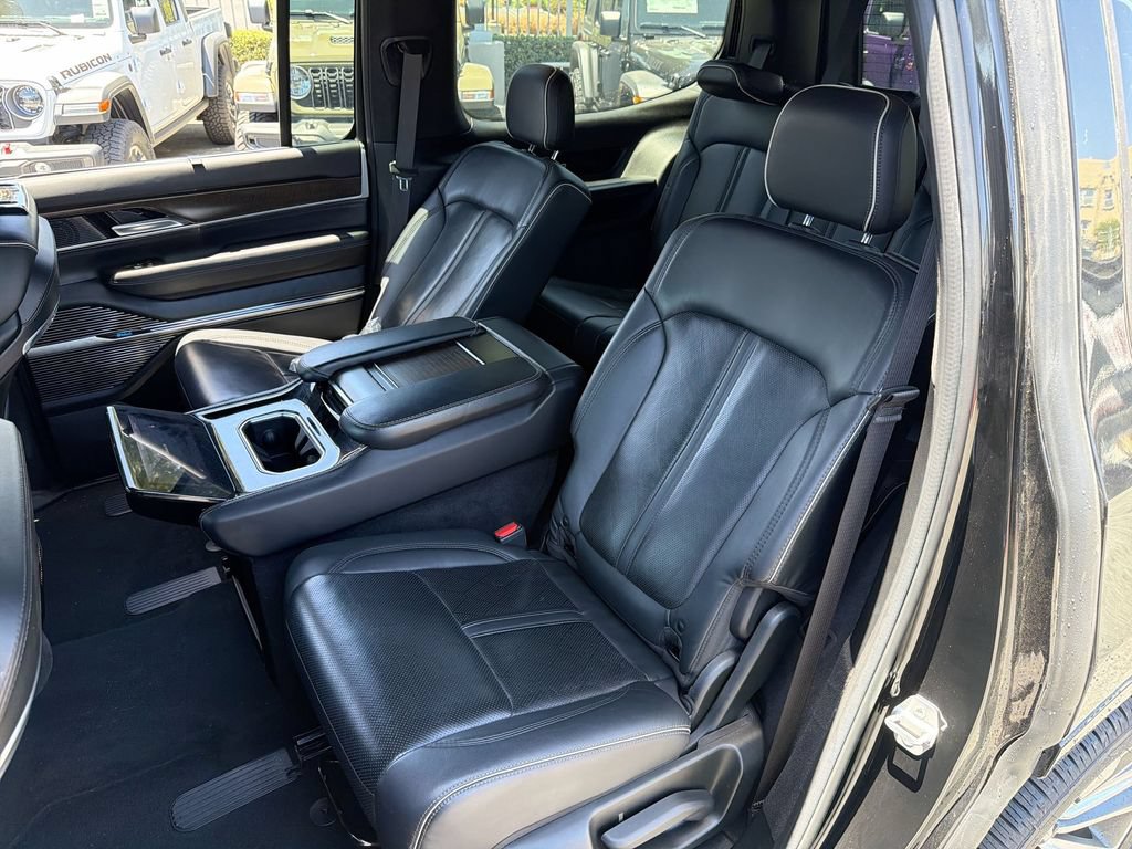 Used 2022 Jeep Grand Wagoneer Series II w/ Convenience Group III AWD/4WD image 26
