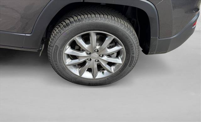 Used 2018 Jeep Cherokee Limited AWD/4WD image 9