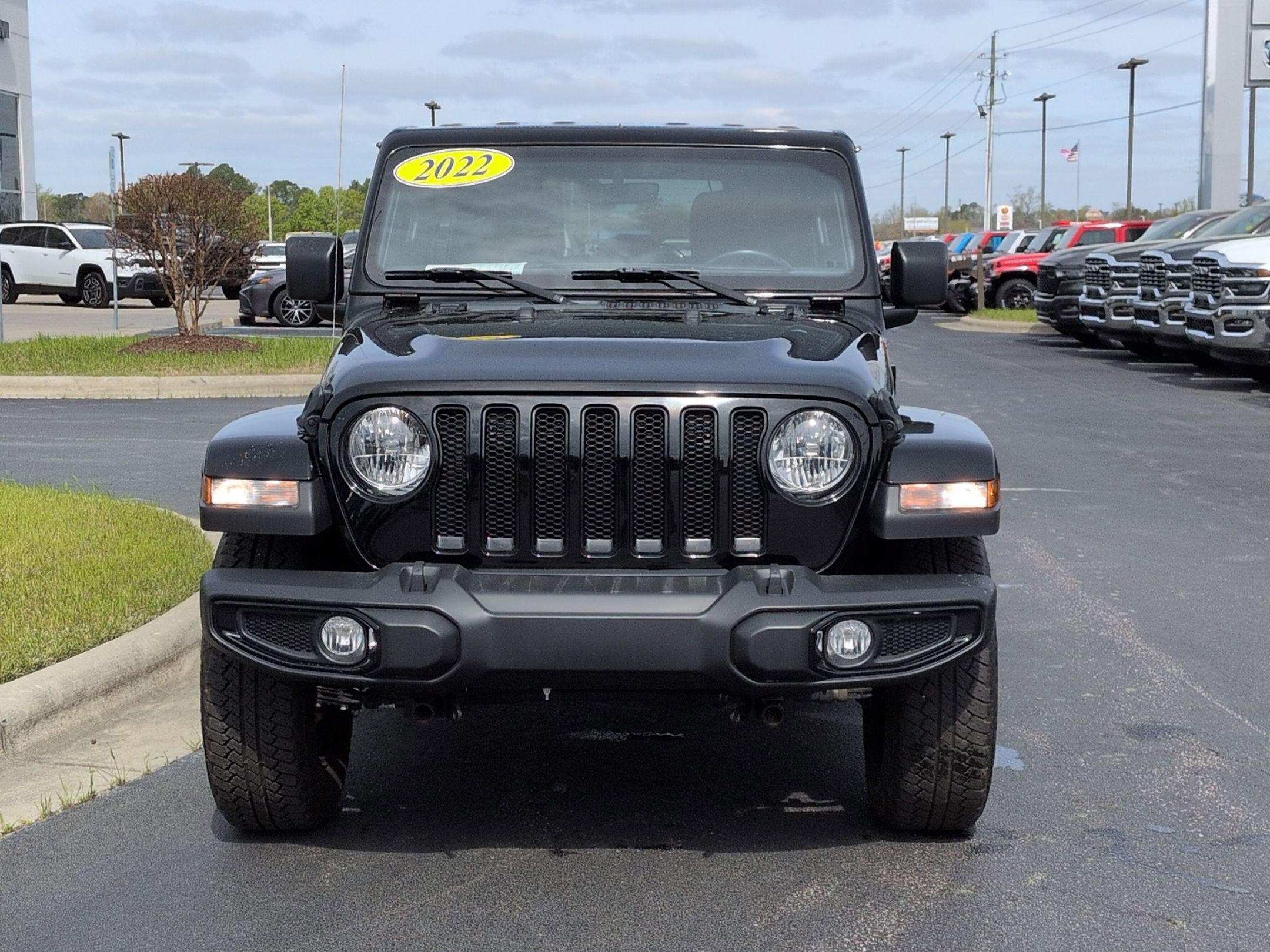 Used 2022 Jeep Wrangler Unlimited Sahara image 2