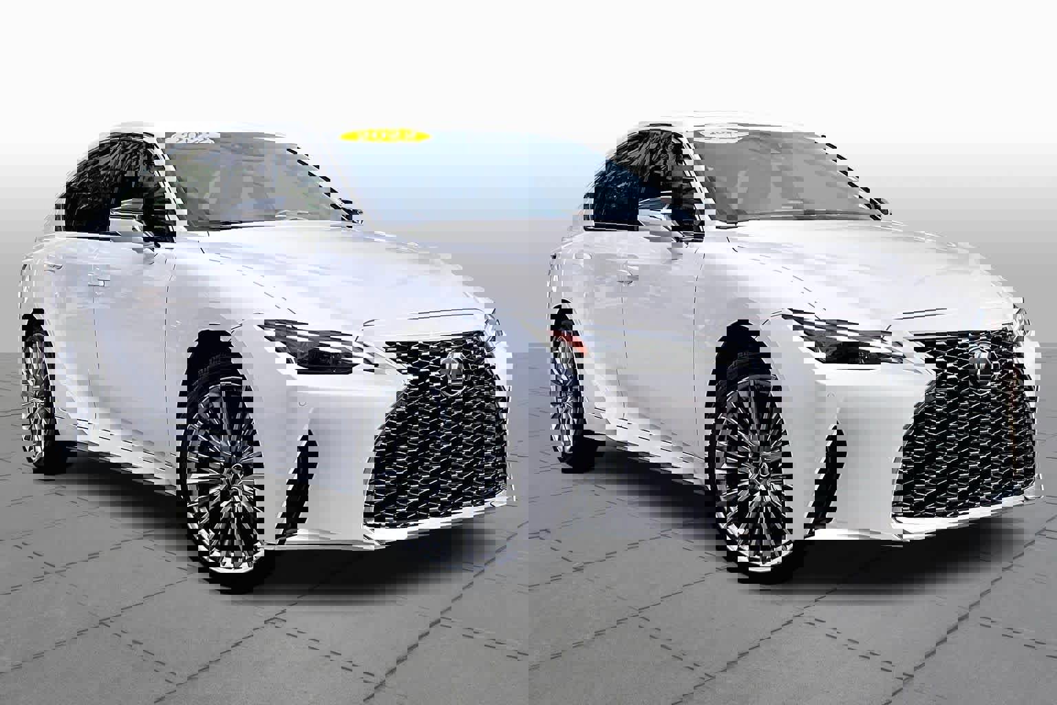 Used 2022 Lexus IS 300 AWD w/ Premium Package image 3