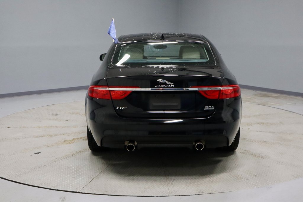 Used 2020 Jaguar XF Prestige image 9