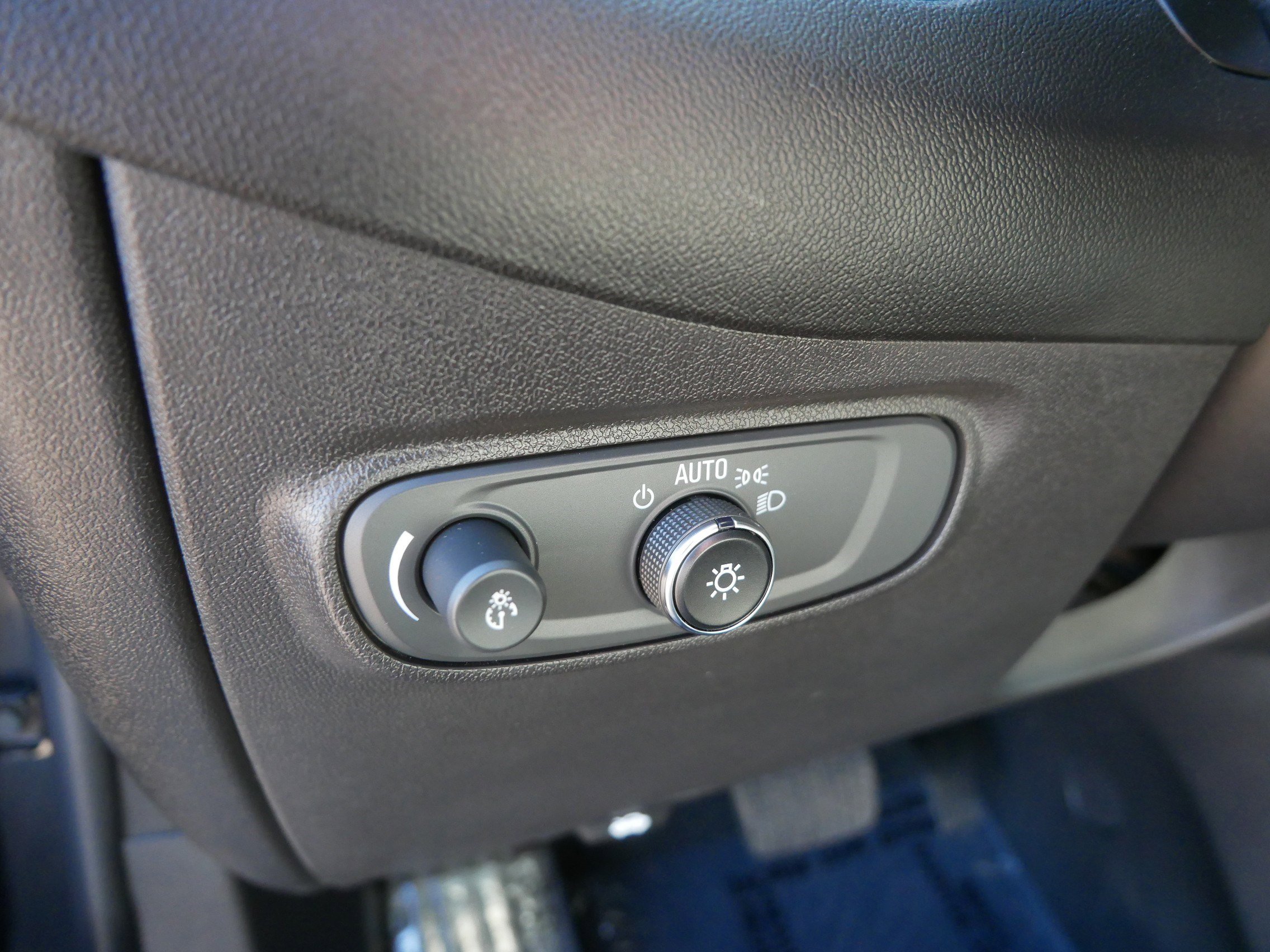 Used 2023 Chevrolet Equinox LS w/ LS Convenience Package image 24