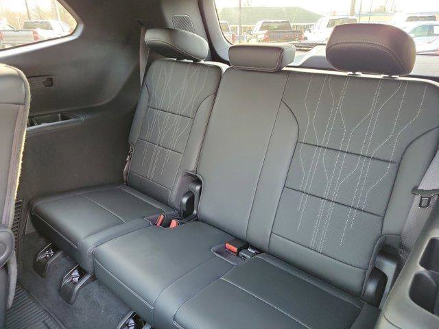 Used 2025 Buick Enclave Avenir w/ Super Cruise Package image 14