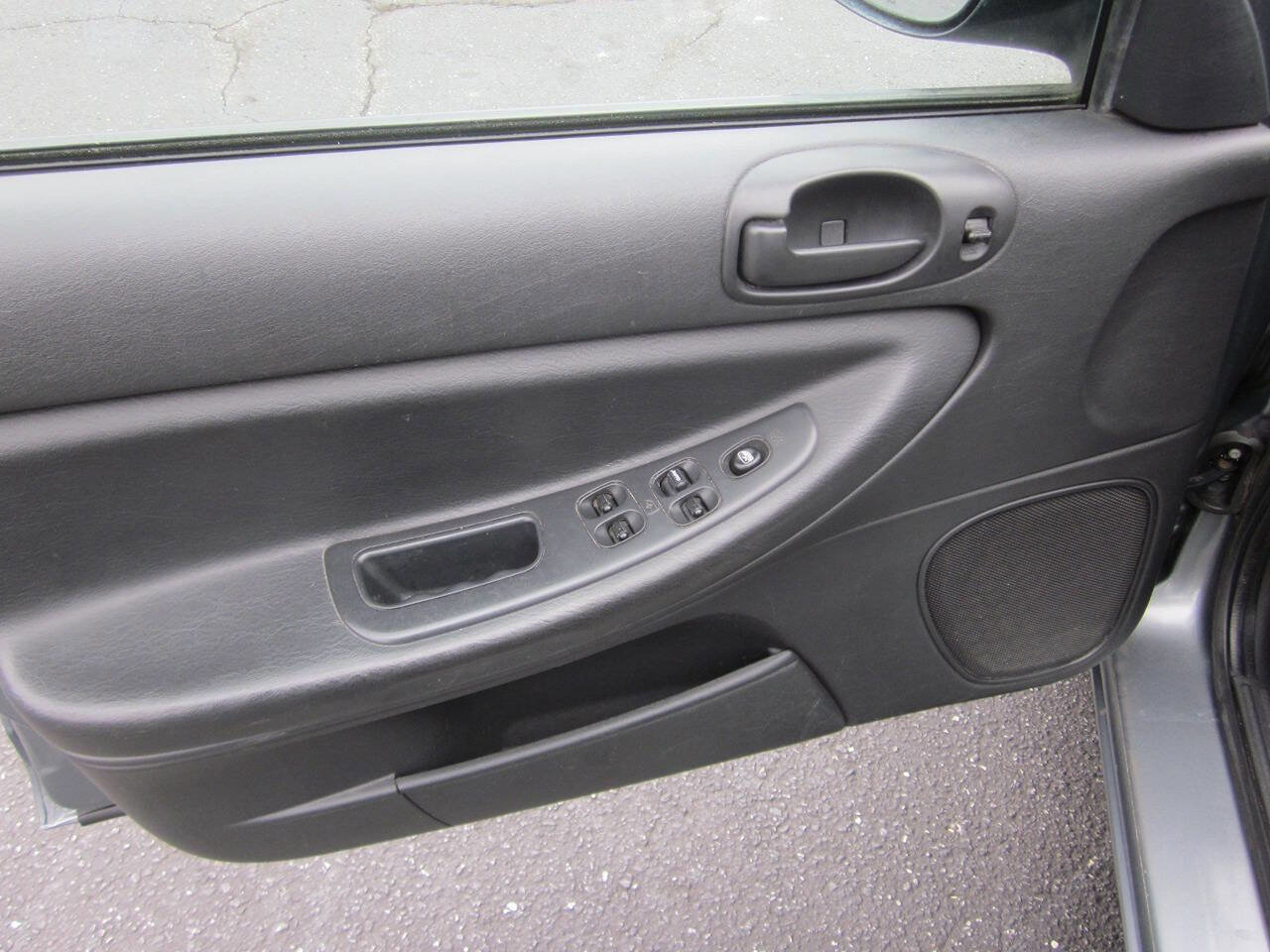 Used 2006 Dodge Stratus SXT image 11