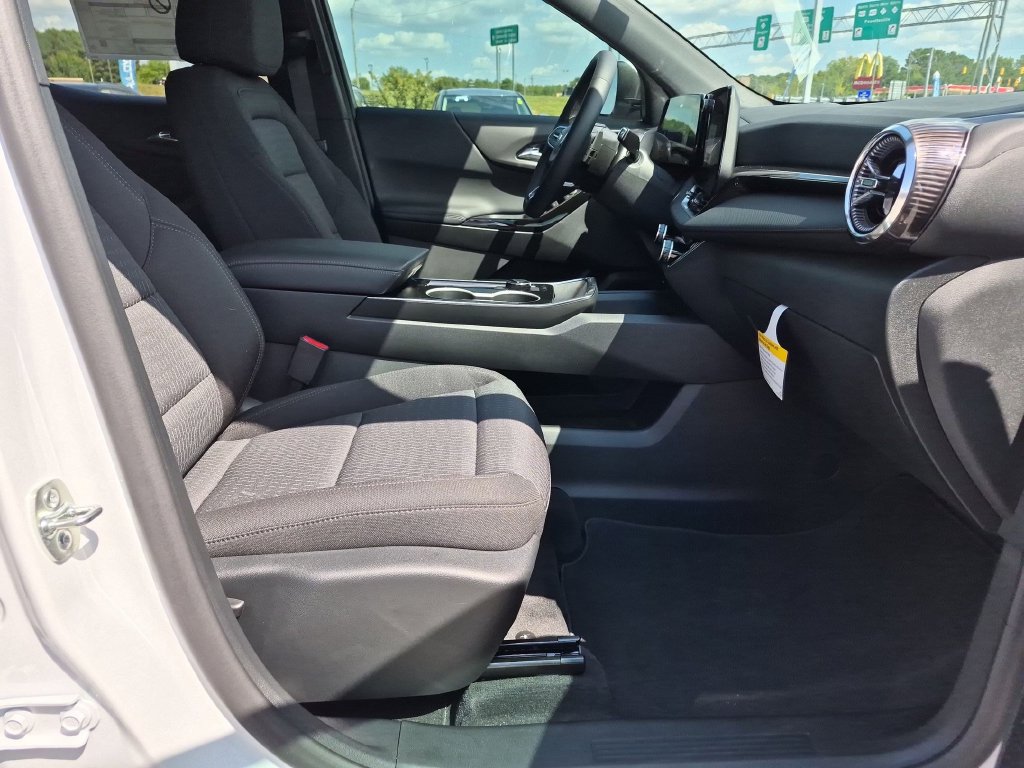 New 2027 Chevrolet Equinox LT FWD image 37