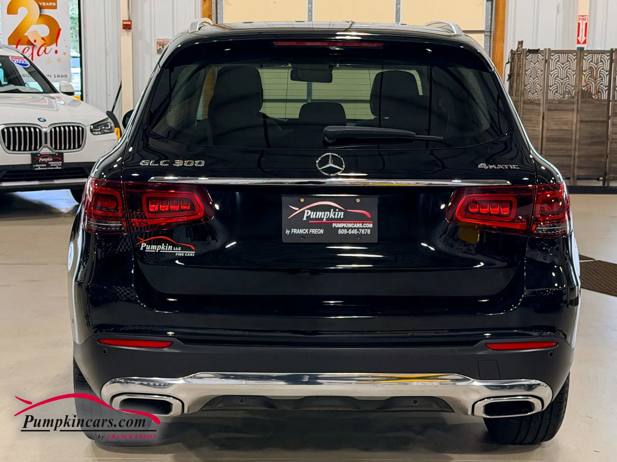 Used 2022 Mercedes-Benz GLC 300 4MATIC w/ Multimedia Package Lite image 11