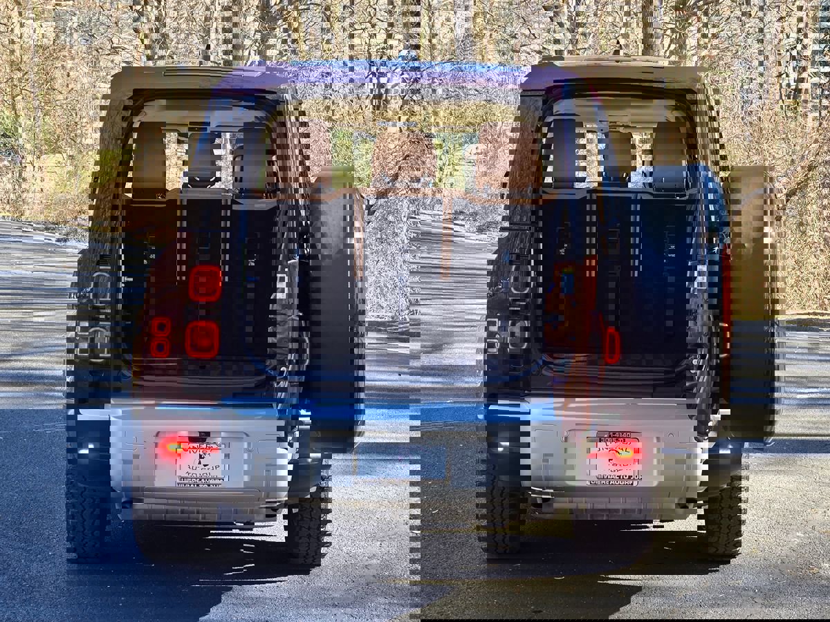 Used 2023 Land Rover Defender 130 S image 78