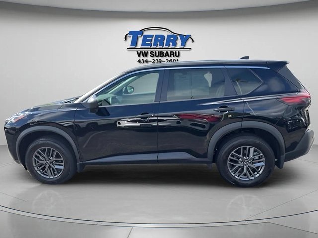 Used 2022 Nissan Rogue S image 2