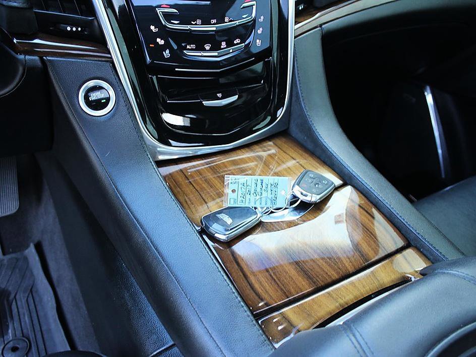 Used 2017 Cadillac Escalade Premium Luxury image 12
