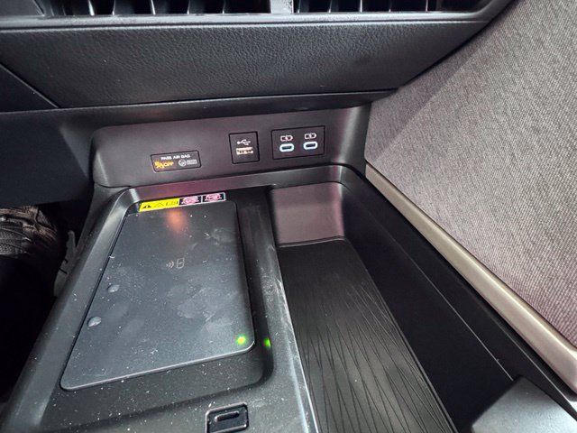 New 2026 Toyota Camry Hybrid FWD image 19