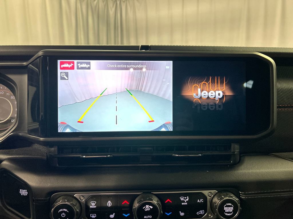 Used 2025 Jeep Gladiator Rubicon AWD/4WD image 18