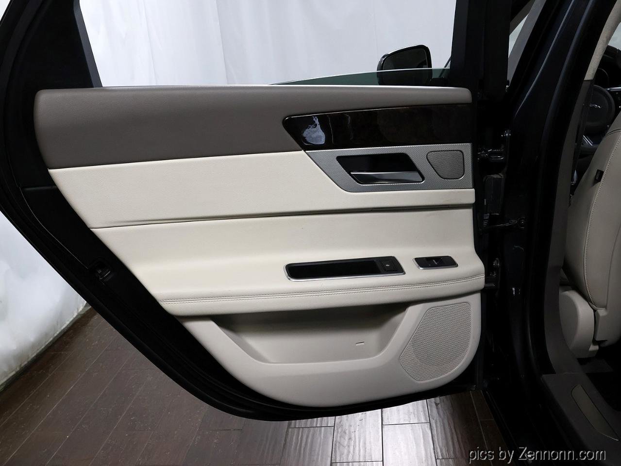 Used 2020 Jaguar XF Prestige image 26