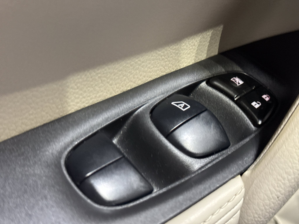 Used 2019 Nissan Rogue Sport SV w/ Technology Package image 32