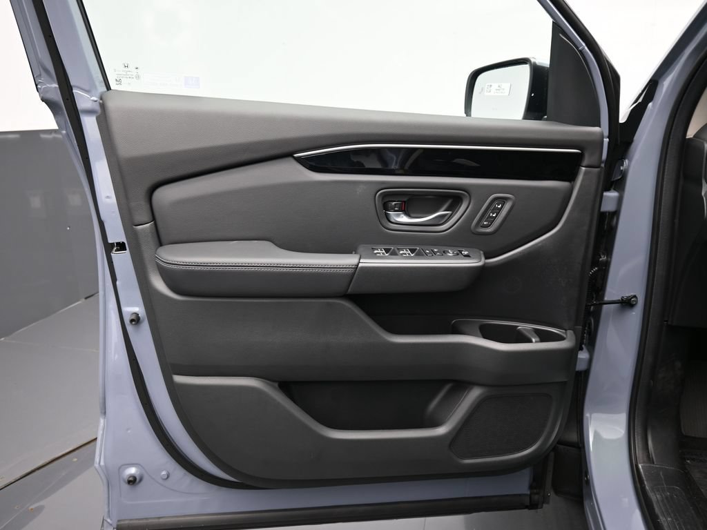 New 2025 Honda Pilot Touring image 16
