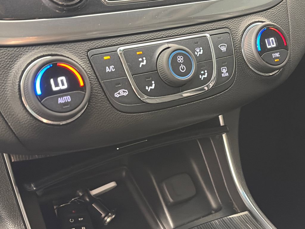Used 2019 Chevrolet Impala LT FWD image 21