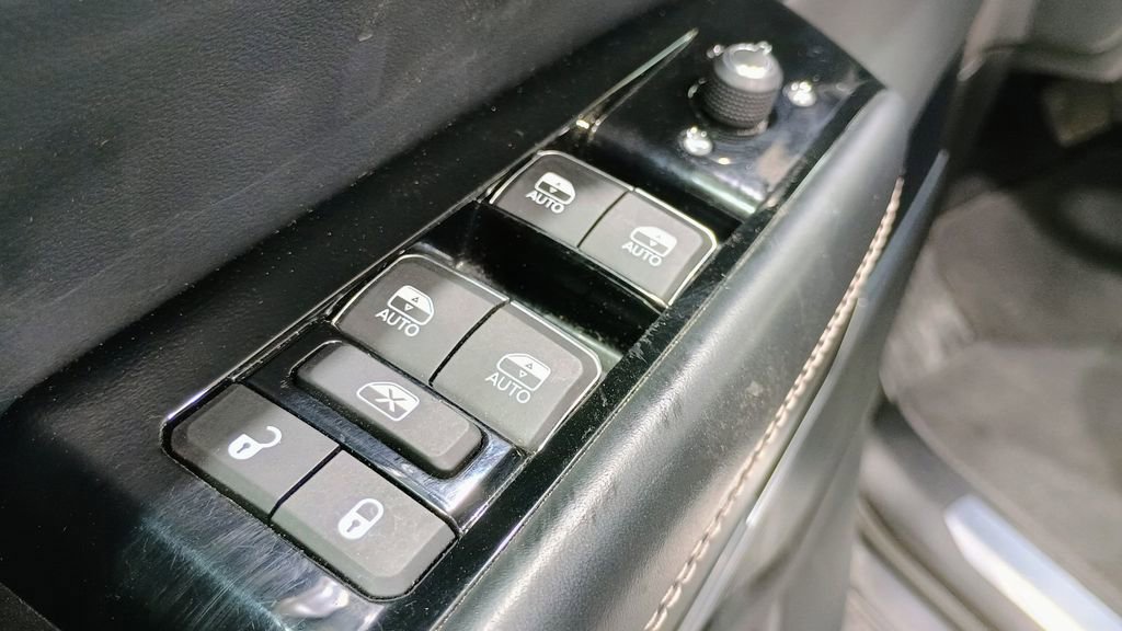 Used 2023 Jeep Grand Wagoneer Series II AWD/4WD image 15