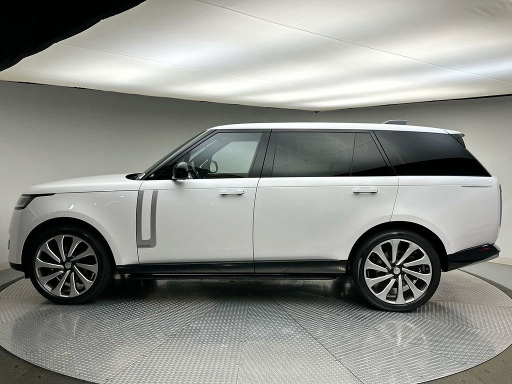 New 2025 Land Rover Range Rover Long Wheelbase Autobiography image 2