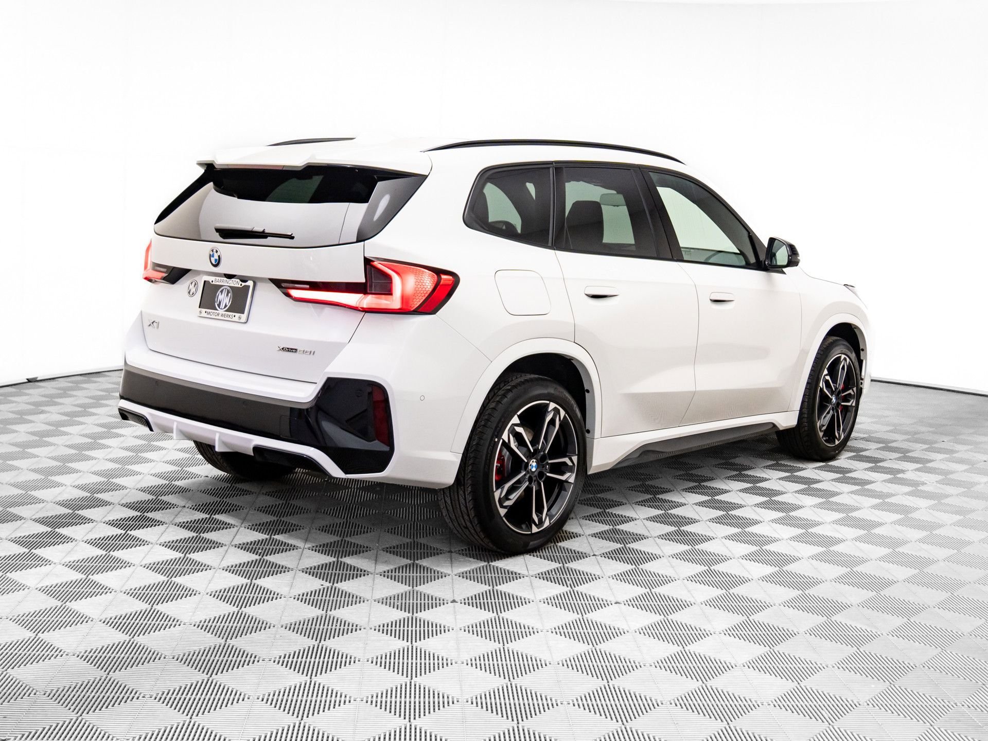 New 2026 BMW X1 xDrive28i w/ Technology Package AWD/4WD image 6