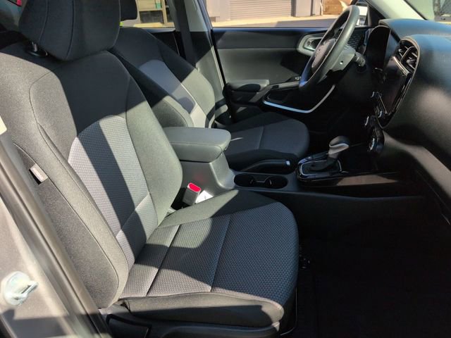 Certified 2025 Kia Soul S FWD image 31